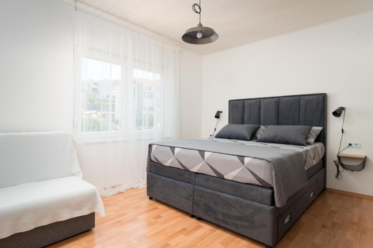 Apartment Regius White