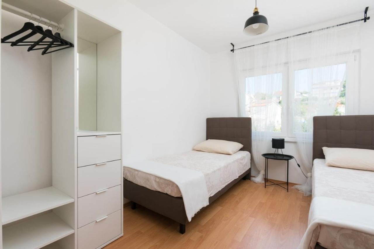 Apartman Regius White *