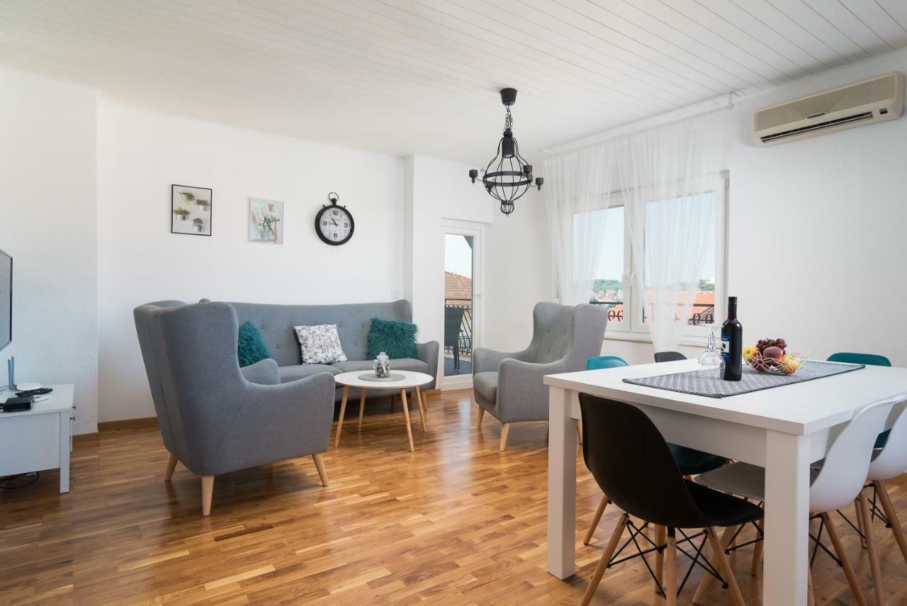 Regius White * Trogir