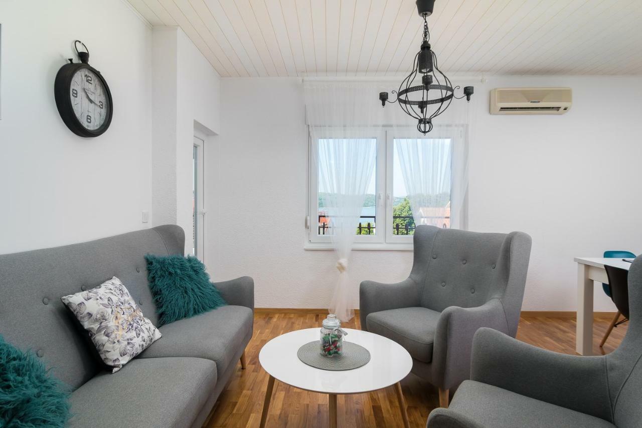 Regius White Apartman Trogir