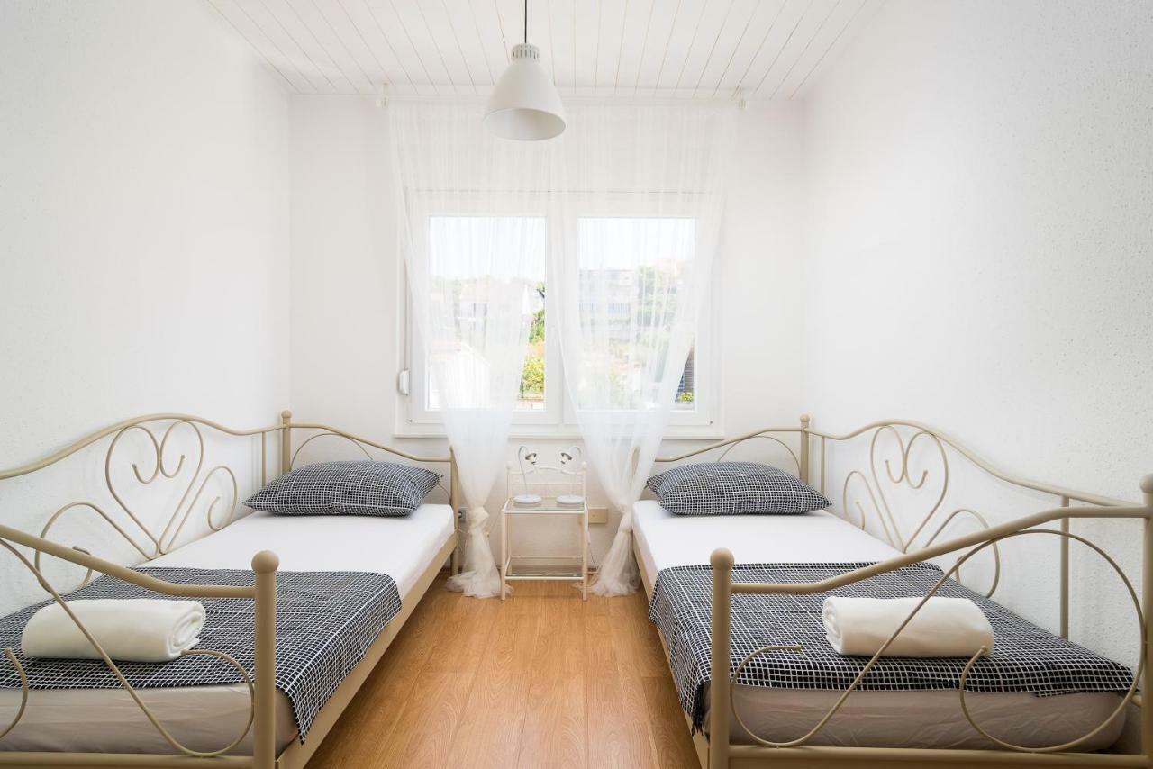 Regius White Apartman